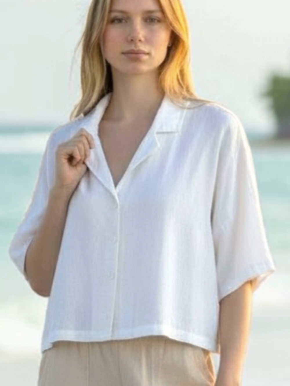 Women's White Short-Sleeve Button Front Crop Top